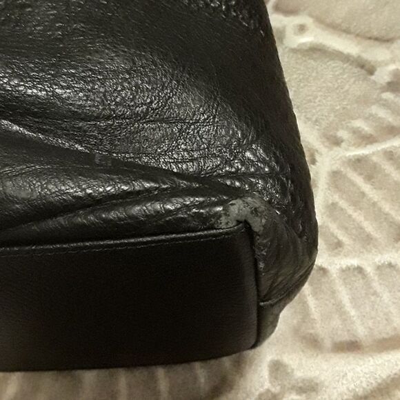 Covington Genuine Leather Black Purse - Picture 5 of 5